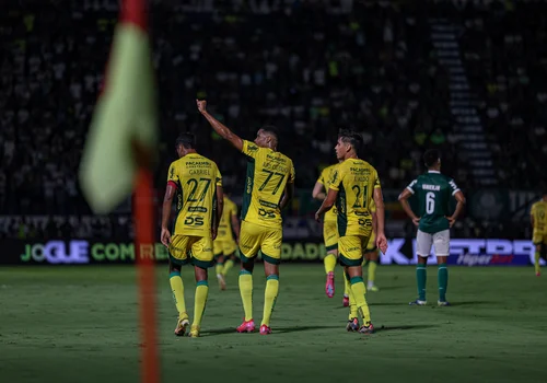 Palmeiras vence