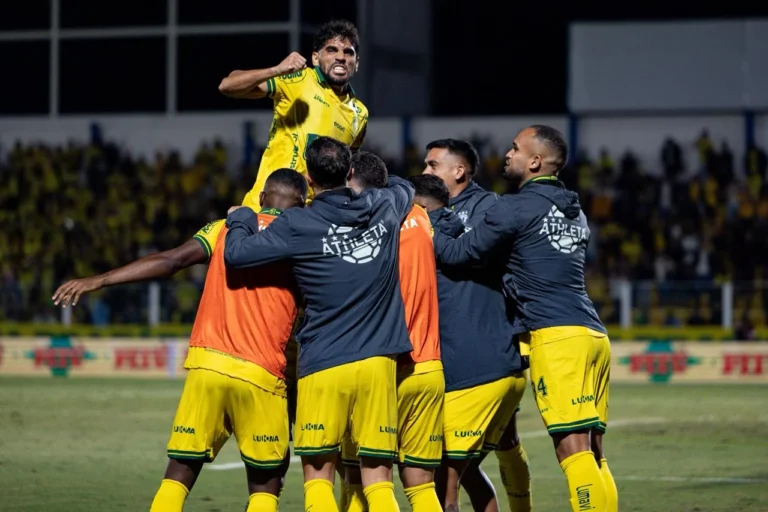 Atlético-MG x Mirassol escalações